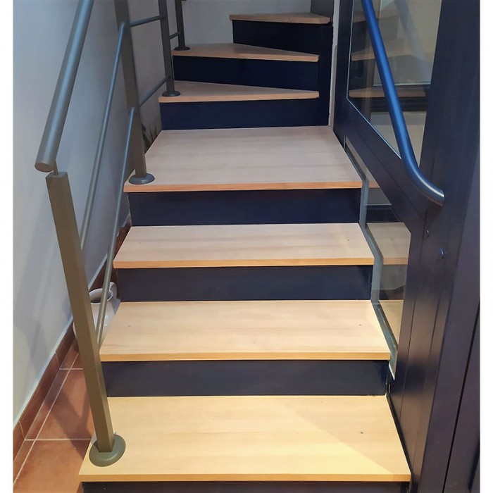 Basic Madera | Producto | Escaleras | Escalera de Pino Radiata (imagen 4)